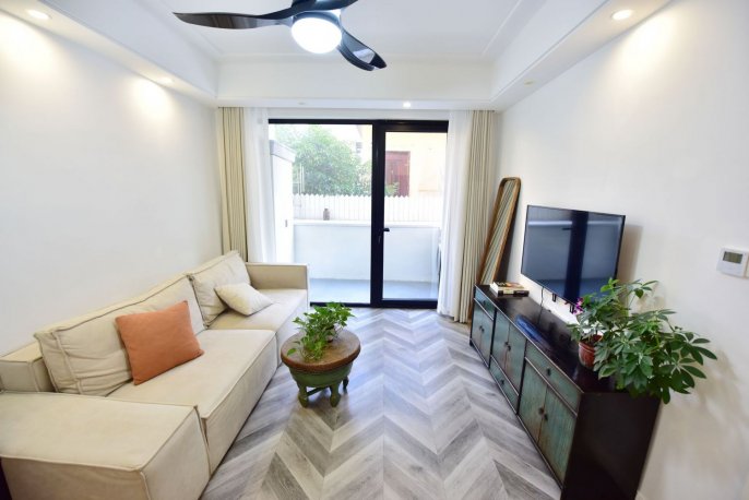Valuable Xiangyang/Jianguo Rd 1Bedroom with Balcony,Oven,C/A 10.5K