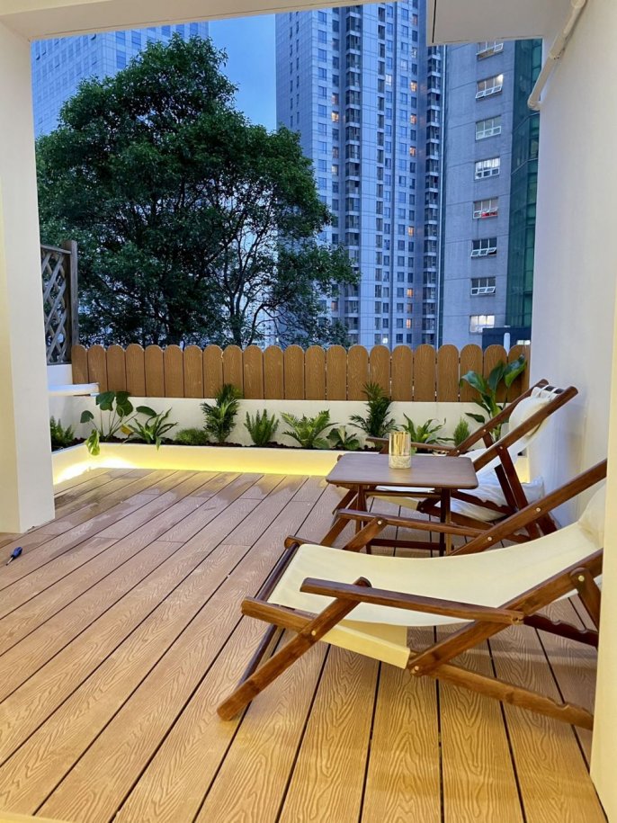 2 Spacious Brs, 1 Living room with Private terrace, 120 sqm @ Changshou rd L7&13