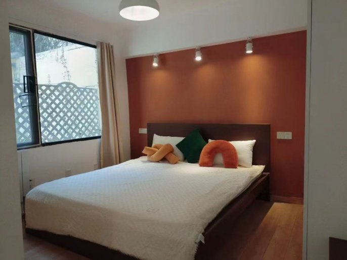 Modern 1BR wall heating Fuxing Rd Changshu Rd 7.8k