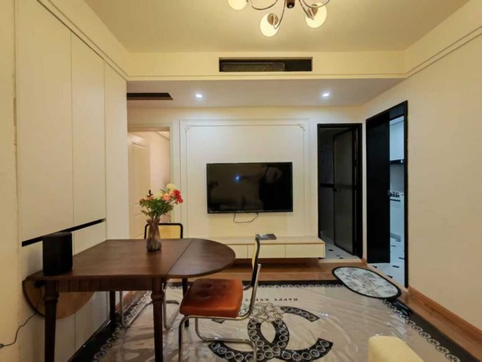 Freshly renovated 2br with floor heating nr Jiaotong University L10/11