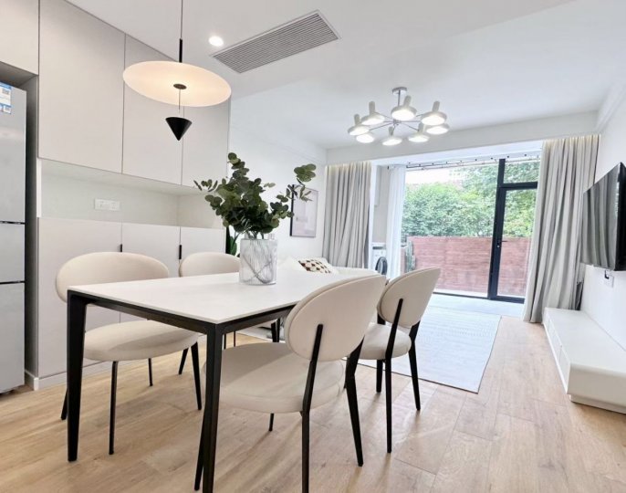 Nice terrace 2Brs/1Lr/1Bt apt nr Hongqiao rd,M3/4/10