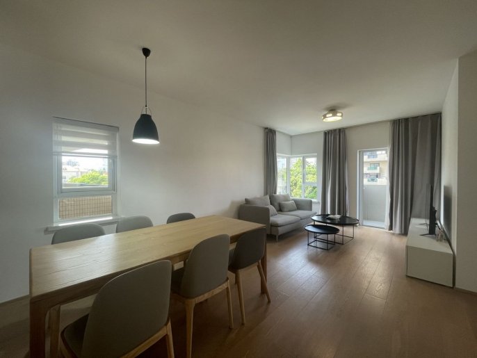 Brightly2brs2baths in Shanghai library area