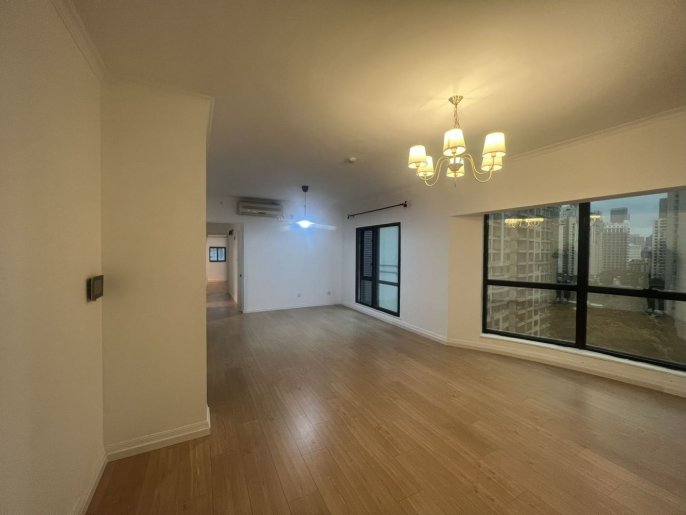 3BR 2BA High-Floor W/Outdoor Balcony on Huashan Rd