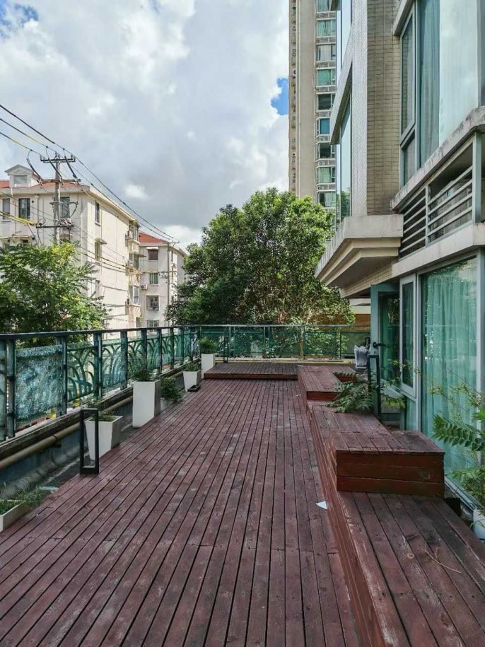 Stylish 3br with Terrace nr Xujiahui CBD &Zhaojiabang Rd L1/7/9/11