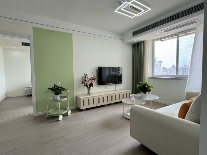 Modern 1BR Apt 80Sqm +Cloakroom / Zhong Shan Park /Sapcious 1Br + elevator 9K