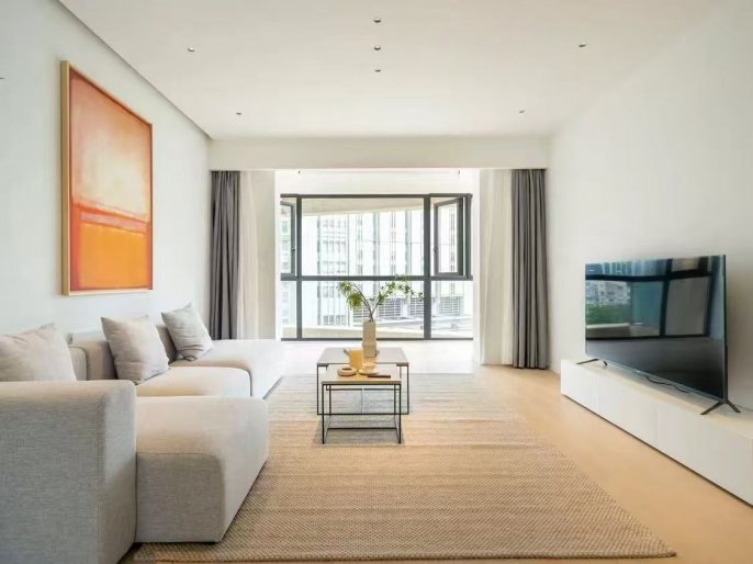 Prime 3-Bedroom Apartment in Nanjing West Road Area /Don’t Miss Out