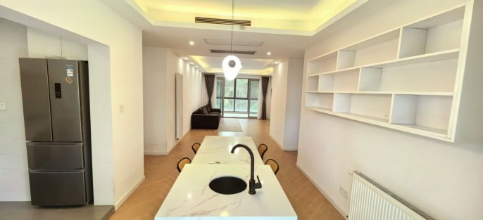 Prime 2-Beds in Lujiazui Central palace Apartment / Ready to Lease Upon Offer