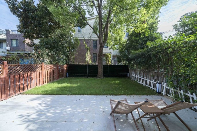 Brand new 6brs floor heating nice garden brand new furniture near German school 35.5K