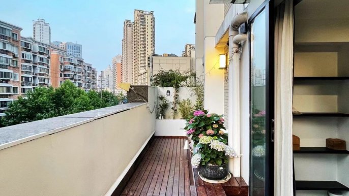 Spacious 3br with Balcony + Floor heating in Jing'an L7/13/14