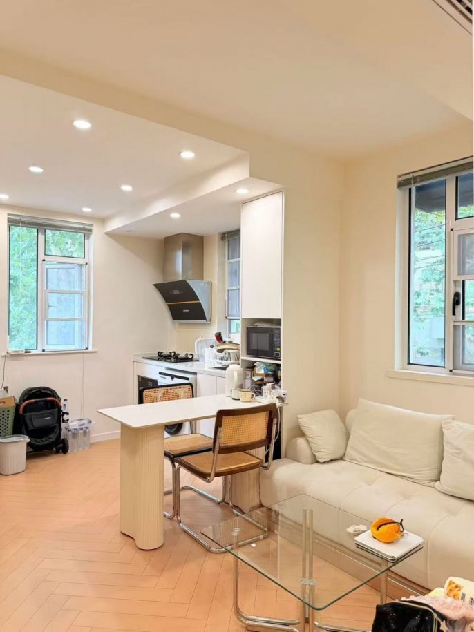 Light-filled 1br Apt Hengshan road