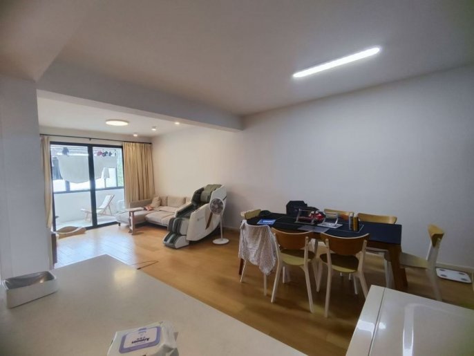 Big 3br/2bt Flat in Changshu Road, Parking Space