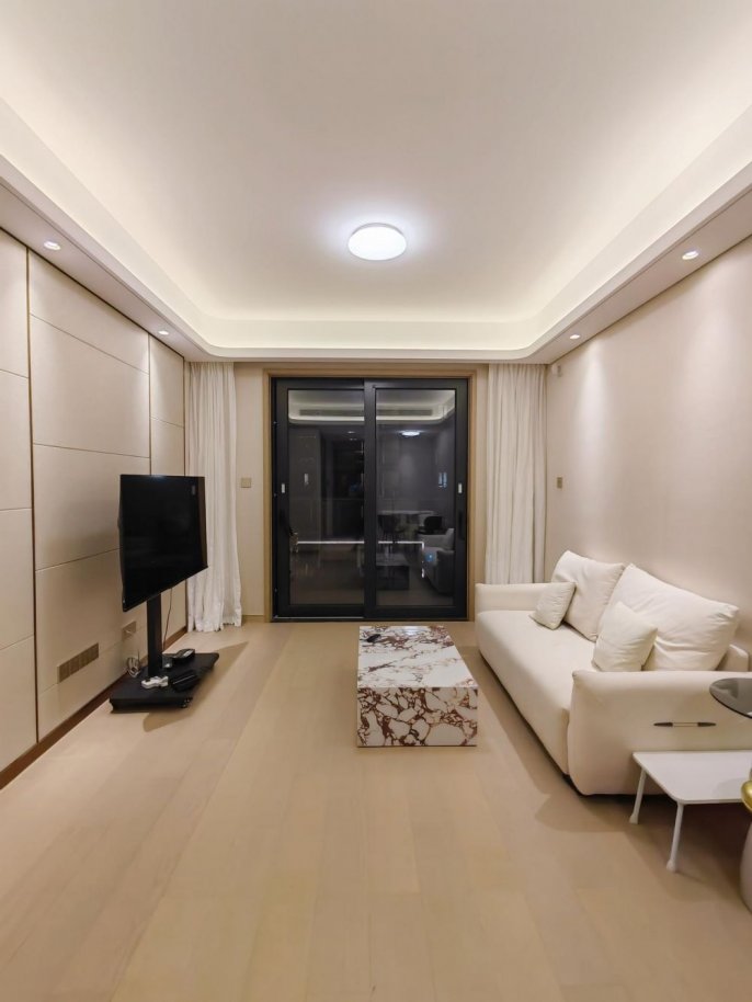 Modern compound 2 br with floor heating + open balcony in New Bund, easy to L6/8/11