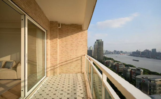 Brand new 3brs perfect river view ,floor heating ,open balcony beside Huangpu river IFC
