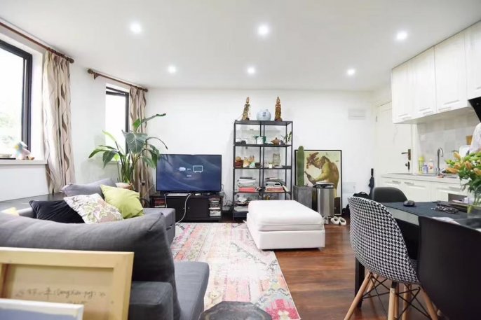 1 br +2mins' walking to L1/L10/L12 south shaanxi rd station+terrace+SJTU+TJ