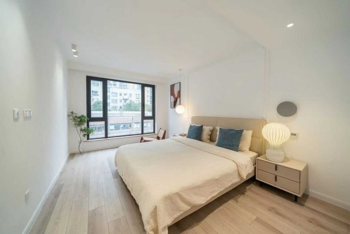 Taixing/Xinzha rd floor heating 2+1brs/2lv/1ba wt balcony; L2/12/13