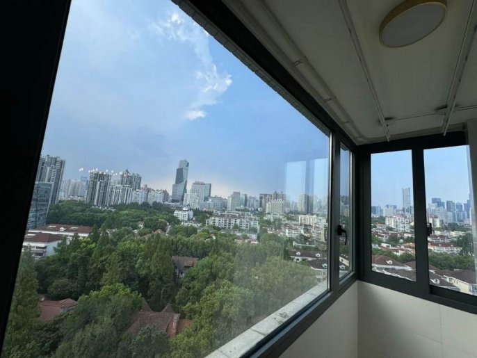 Furnished 1br w. elevator Jiaotong University