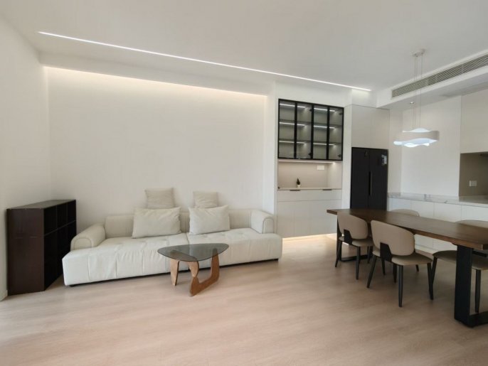 Well Renovated 1BR 80㎡ in Historical Building Next to Changshu Rd Station