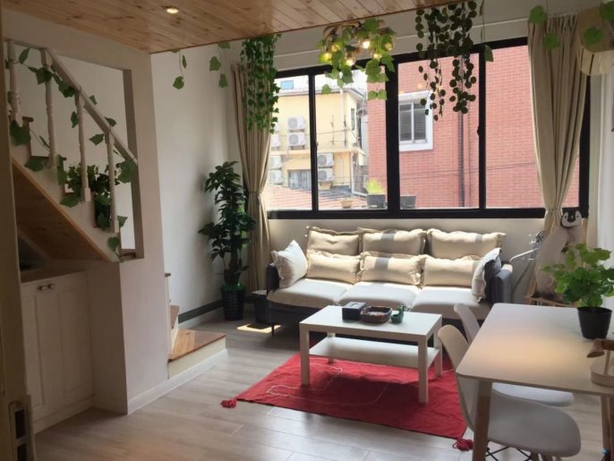 Cozy 1+1 Furnished People Square