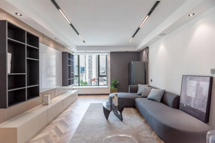 West Nanjing Rd metro/3br2bt/central AC/floor heat/oven/outdoor balcony