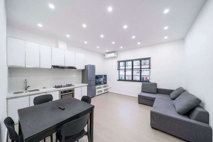 Cozy 1-Bedroom Apartment | 3F (Stairwell) | Jing'an Temple‌