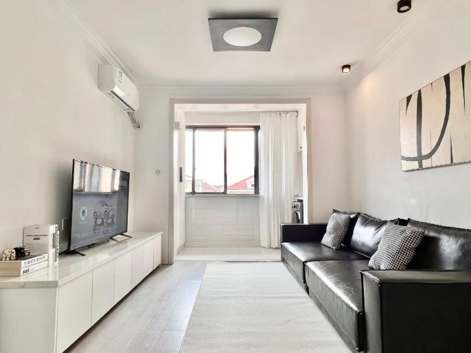 Elevator Spacious 1Br/2Lr/1Bt Close to L2/3/4 Zhongshan Park Station