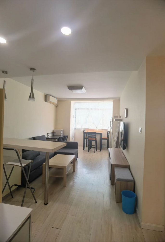 Homey 1br elevator apt at Fumin Rd &Jing'an Temple