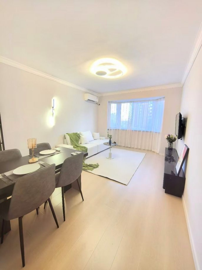 Full furnished 1br/72sqm & elevator/oven @Jiangsu Rd & Line 2/11