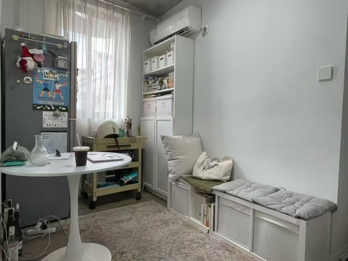 New decoration 1br/1 living & oven @Jiangsu Rd & Line 2/11