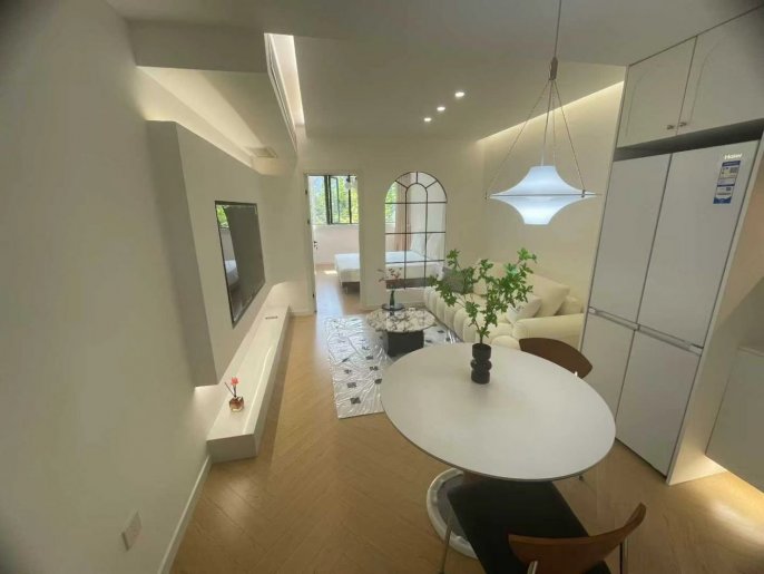 Brand new Spacious 2Br/2Lr/1Bt Close to L7 Changping Rd Station