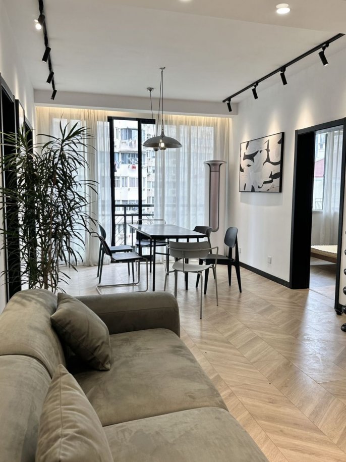 125 sqm Apt &balcony &floor heating &elevator/jiangsu rd 14K