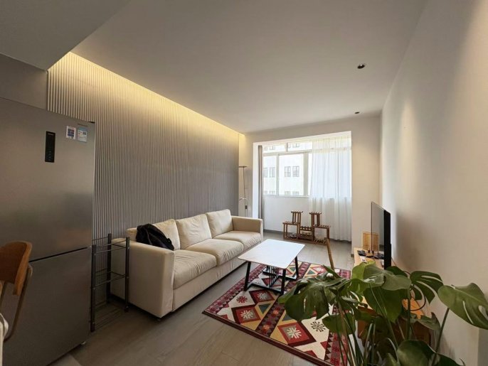 Full furnished 2brs & private terrace/oven @Jiangsu Rd & Line 2/11