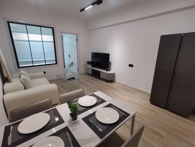 Cozy 1 br on high floor next ECNU,near ZhongShan Park ,easy to L3/4/13 JinShaJiang Rd st.