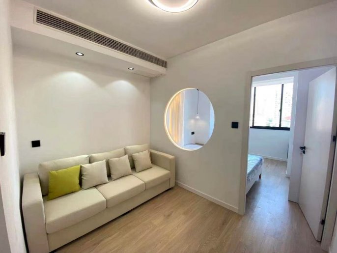 Newly 1br/2living & heating/oven @Loushanguan Rd & Line 2/15