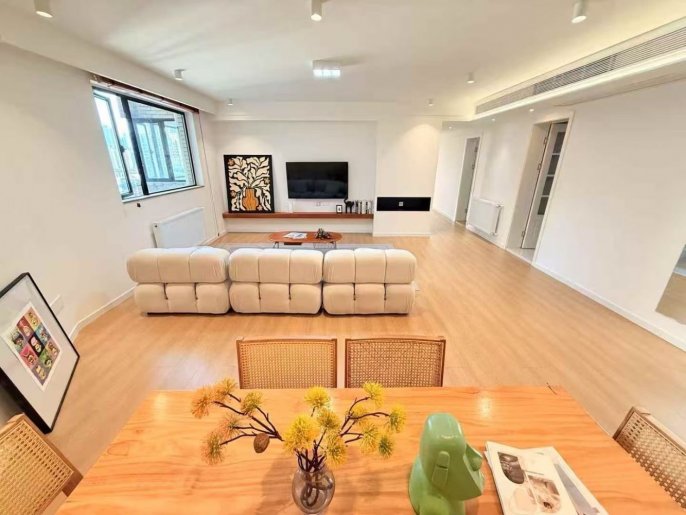 Brightly high raise 3brs2baths nearby suzhou river