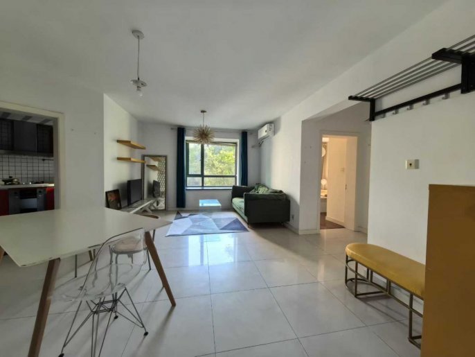 Good value 2br apt in Jing'an only 10k L13/14