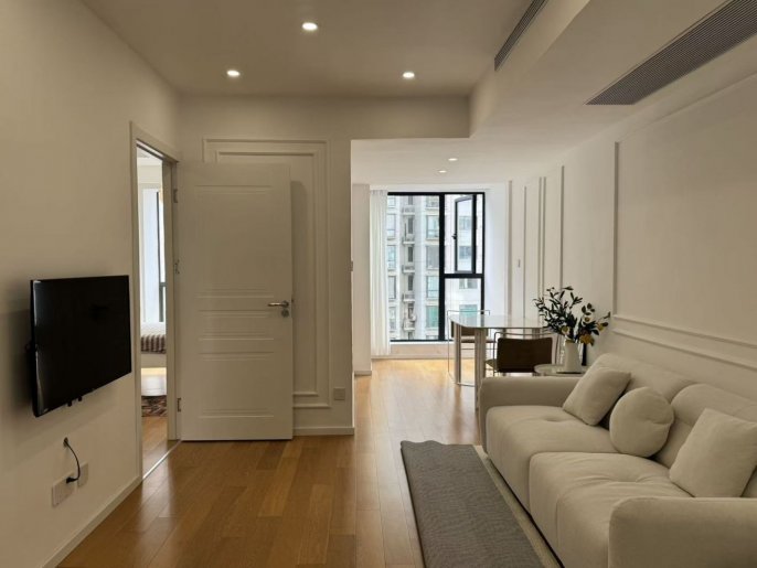 1br1lr1bath/nice compound/close subway/bright/hihg floor