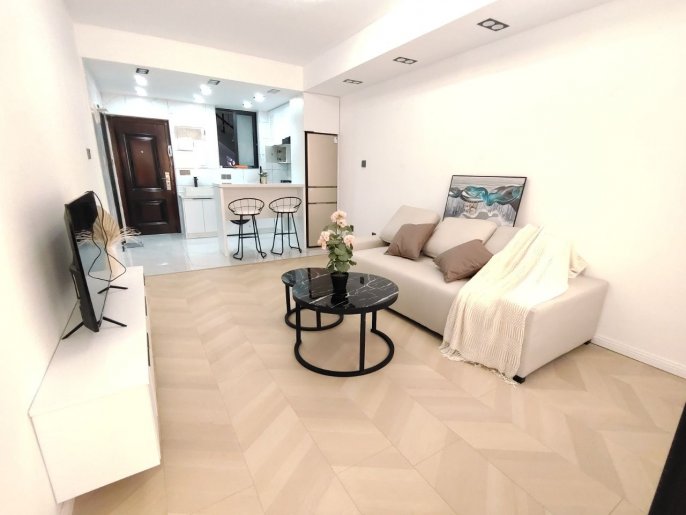 Zhongshan park station one bedroom