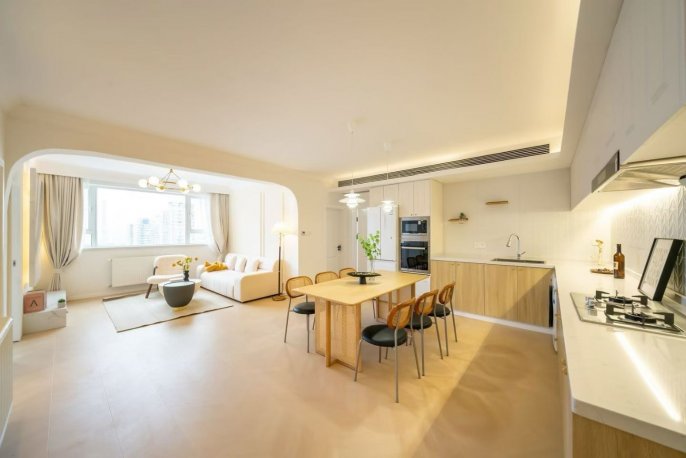 Elevator 3br/2bth apt@ south xizang rd