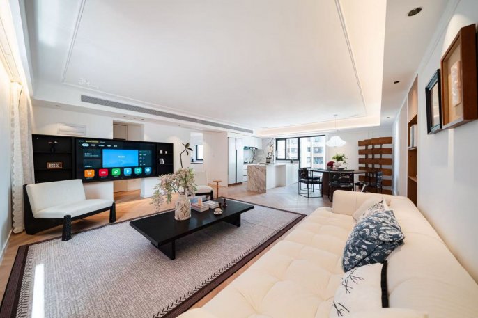 Prime 3-Bedroom in Jing'an Temple,Stunning New Renovation