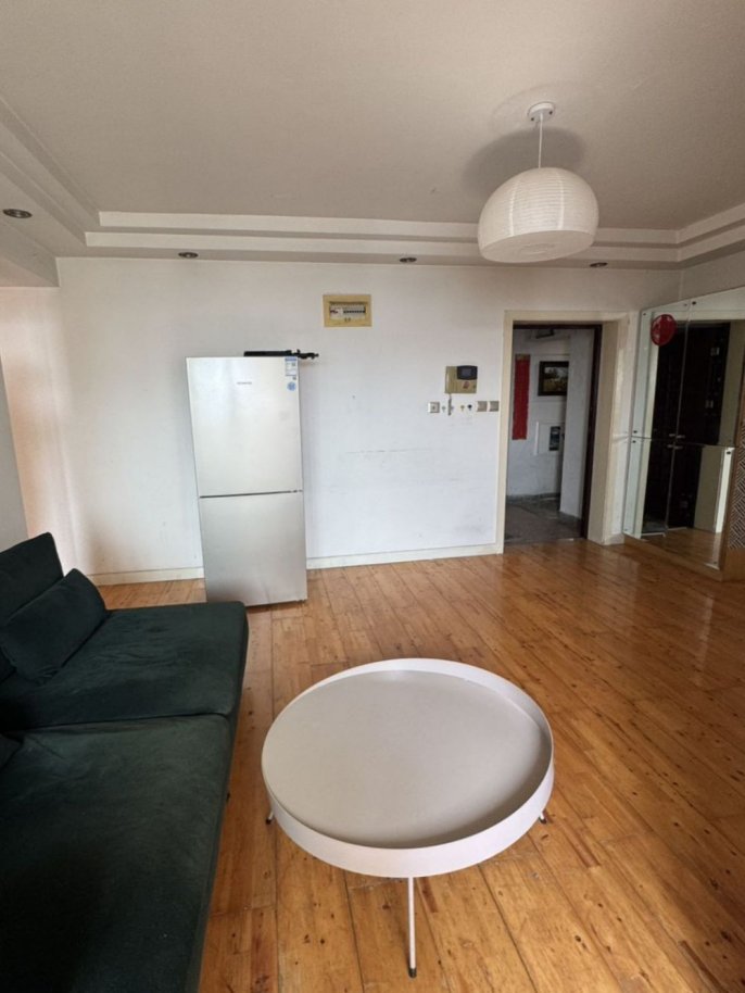 1br+1study apt in Jingan District Near Changping Rd Station (Line 7)