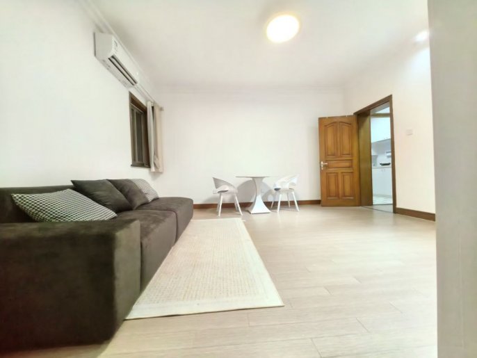 Wow, A 75㎡ 1-Bedroom Gem in Nanjing West Road Area /Don't Miss Out