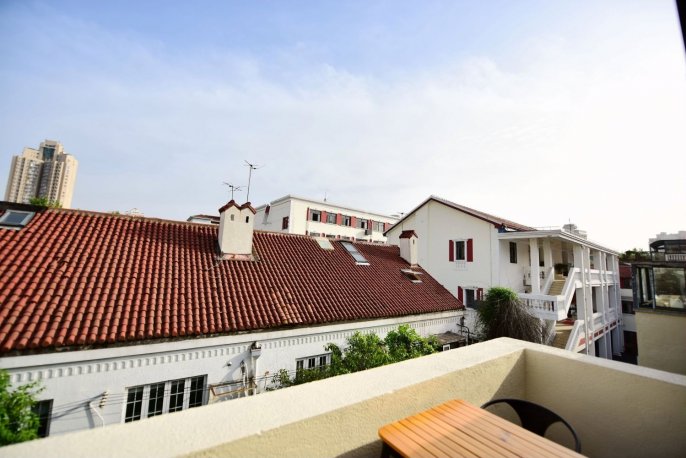 South Shanxi Rd Station 1+1Br Line1/10/12 with Open Balcony