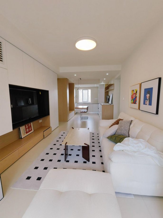 Modern 3 br on High floor next NYU shanghai ,5 mins walking to L8 LingZhaoXinCun St.