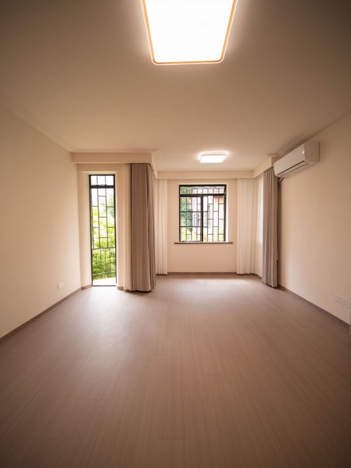 Garden Villa, No. 5 Lane, Gaoyou Road, second floor: north-south connected, three sides open