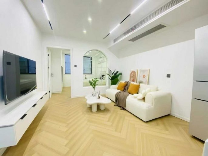 Zhongshan park 1BR 1LR@L2/3/4,central AC/oven/bright room