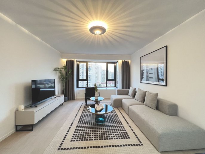 Modern 3brs floor heating modern furniture near Jing an temple Su zhou river