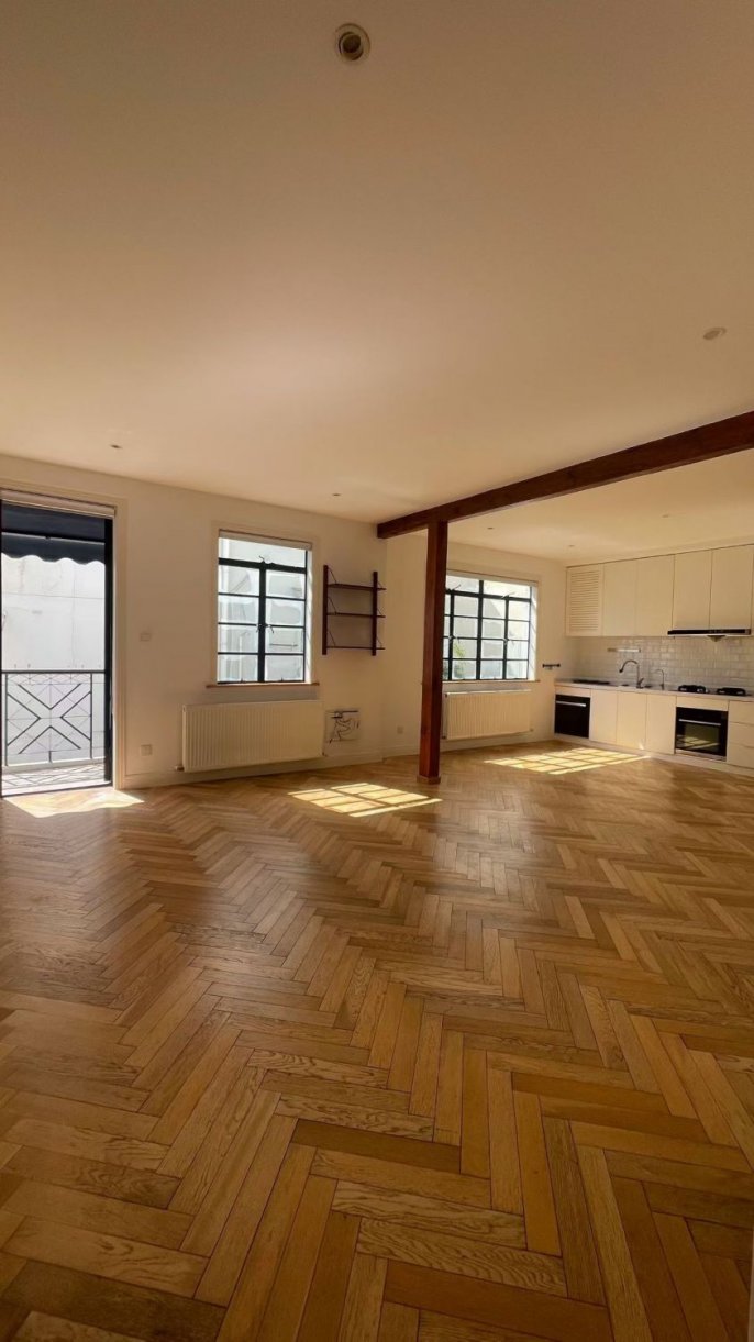 2+1 Rooms, 2 Baths with Open Balcony, 140 sqm Fuxing/Wulumuqi @ Changshu rd L1&7