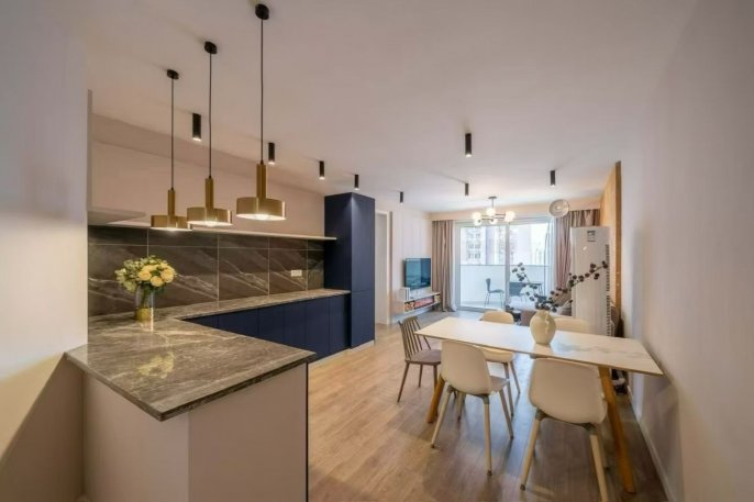 Wuding rd/Yanping rd floor heating 2brs/2lr/2ba apt with balcony; L7