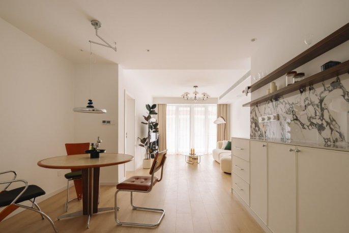 Fahuazhen/Dingxi Rd Floor heating 2br/2lv/2bt apt with balcony; L10/11