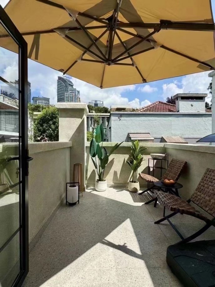 Weihai/North Maoming rd; bright 2br/2lr/2ba apt with terrace; L2/12/13